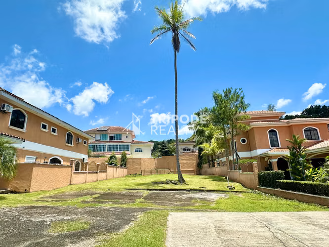 Terreno en venta Clayton Village