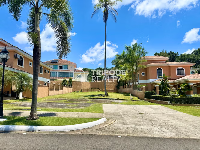Terreno en venta Clayton Village