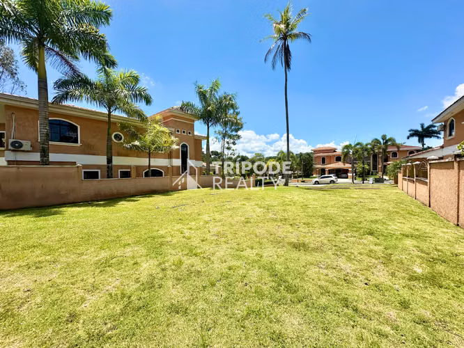 Terreno en venta Clayton Village