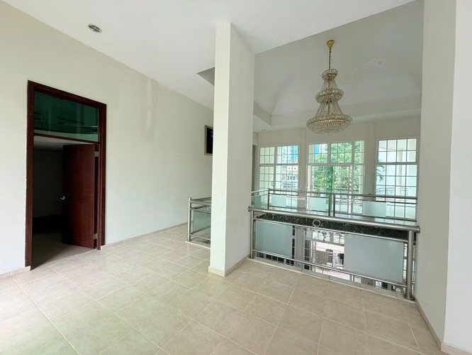 Alquiler–Casa Comercial o Residencial, 1,200 m²