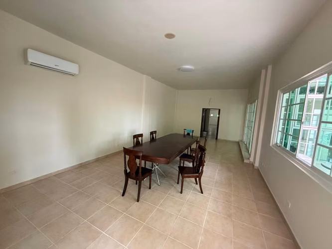 Alquiler–Casa Comercial o Residencial, 1,200 m²