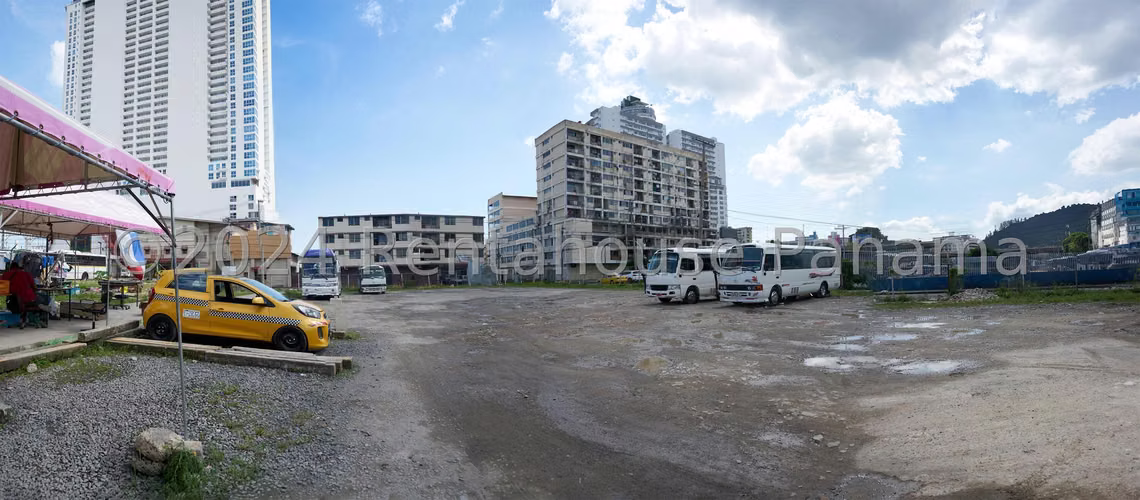 ALQUILO Terreno en Avenida Balboa. 2689m2