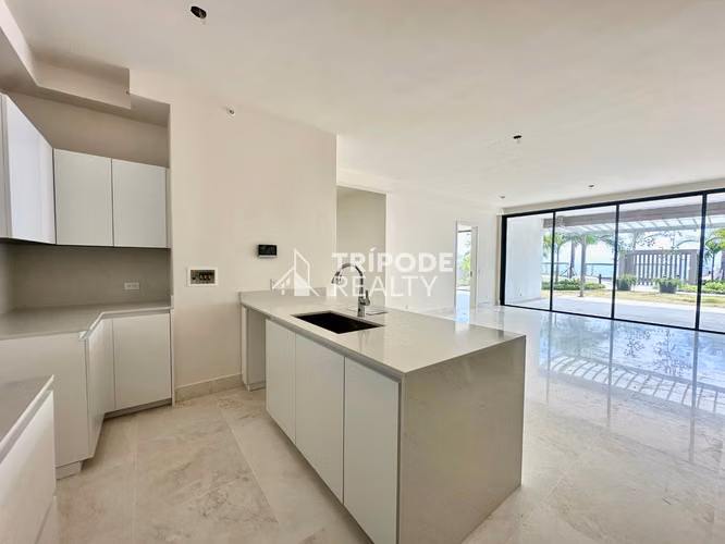 Apartamento nuevo con terraza The Palms Ocean Reef