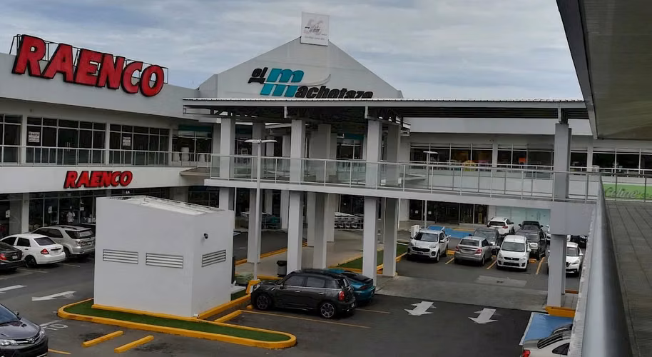 (2) ALQUILER DE OFICINA CORPORATIVA DE 648 M² | CENTRO COMERCIAL COSTA SUR