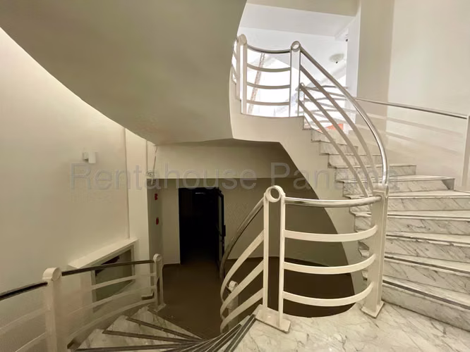 VENDO Edificio en Plaza Agora en Transismica. 1356m2