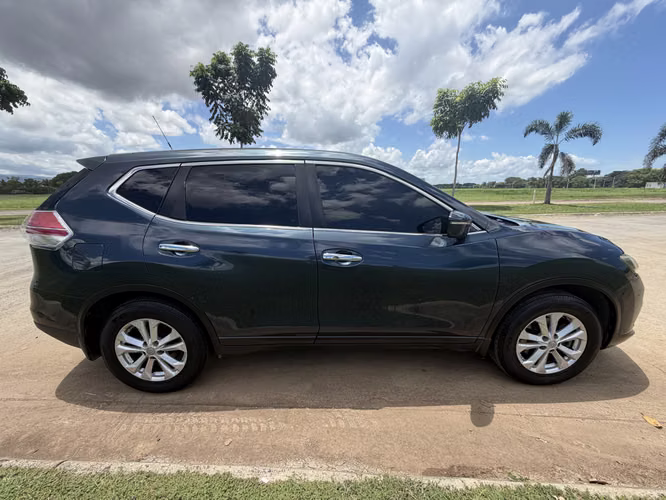 NISSAN X-TRAIL 2017 - Impecable