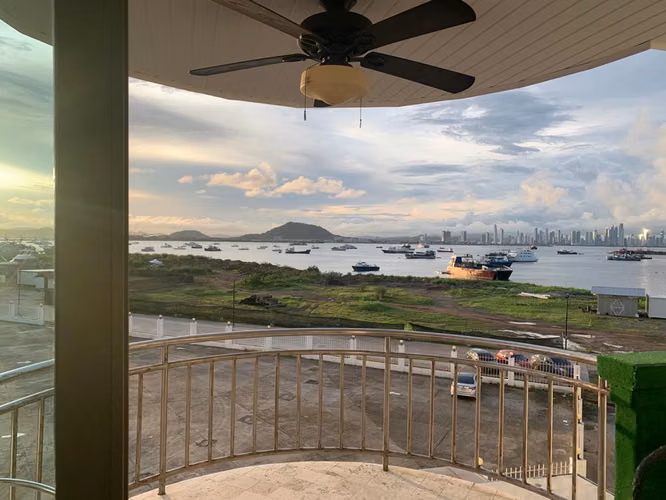 Condominio Frente a la Marina en Ciudad de Panamá Panama