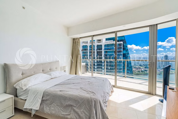 Espectacular Apartamento de 2 Habitaciones + Den con Impresionantes - Imagen 10