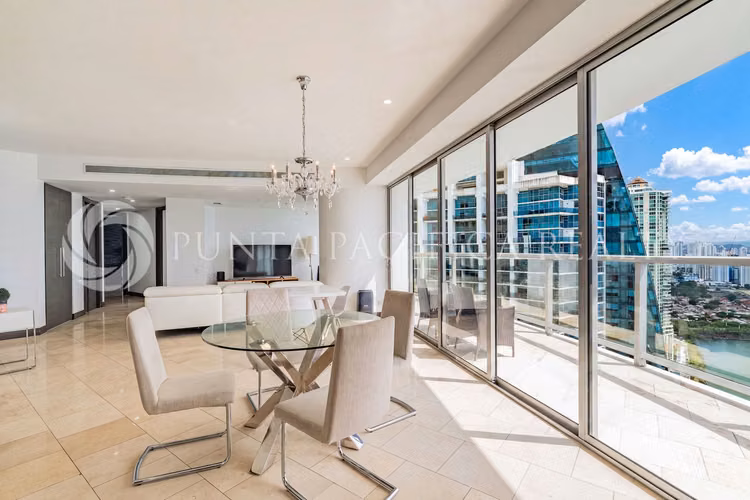 Espectacular Apartamento de 2 Habitaciones + Den con Impresionantes - Imagen 9