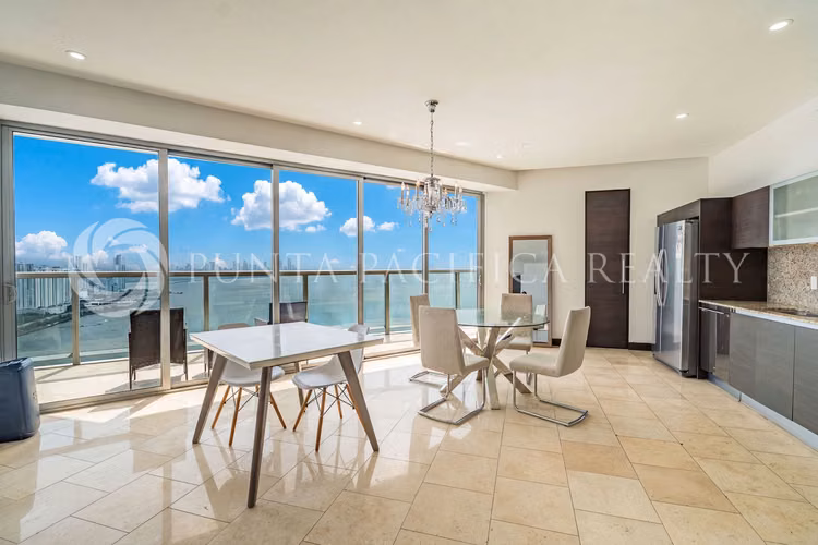 Espectacular Apartamento de 2 Habitaciones + Den con Impresionantes - Imagen 8