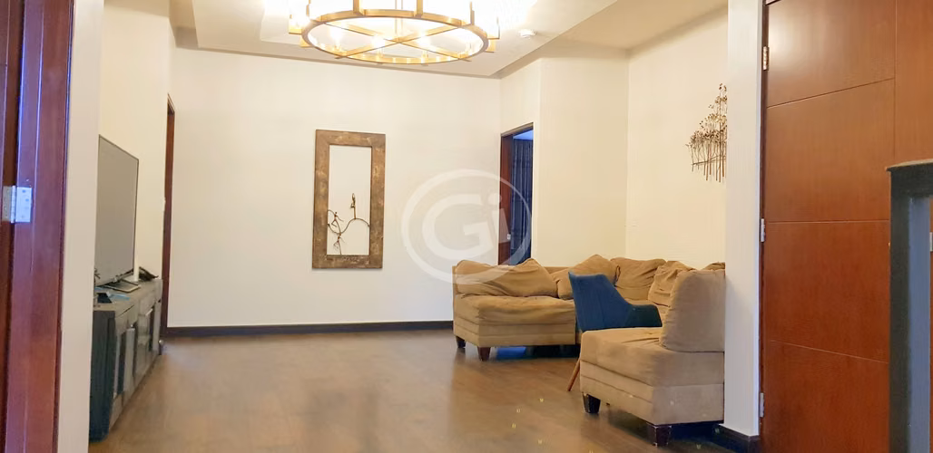 Venta Embassy Club Amplia Casa Diplomat Remodelada 5 hab. Oportunidad