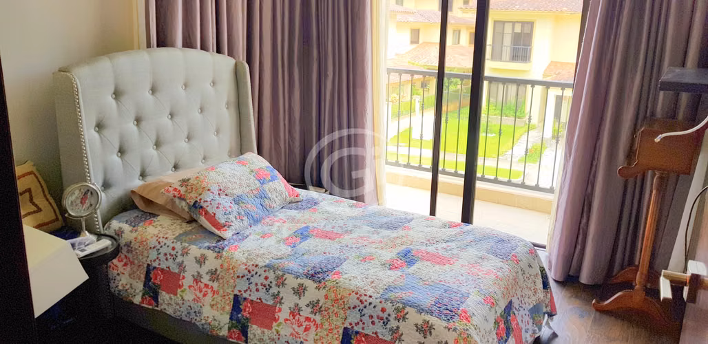 Venta Embassy Club Amplia Casa Diplomat Remodelada 5 hab. Oportunidad