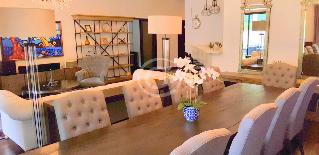 Venta Embassy Club Amplia Casa Diplomat Remodelada 5 hab. Oportunidad