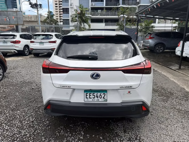 Lexus UX 250h 2022