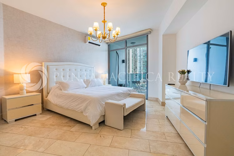 Grand Tower para renta, de 1 habitación, Amoblado