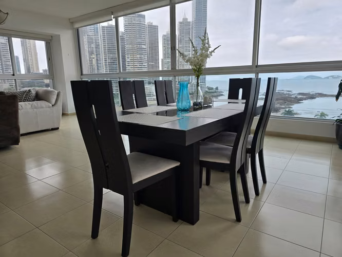 Apartamento en Venta en Avenida Balboa | Vista al Mar | 138 m² | $270,000  Descripción: