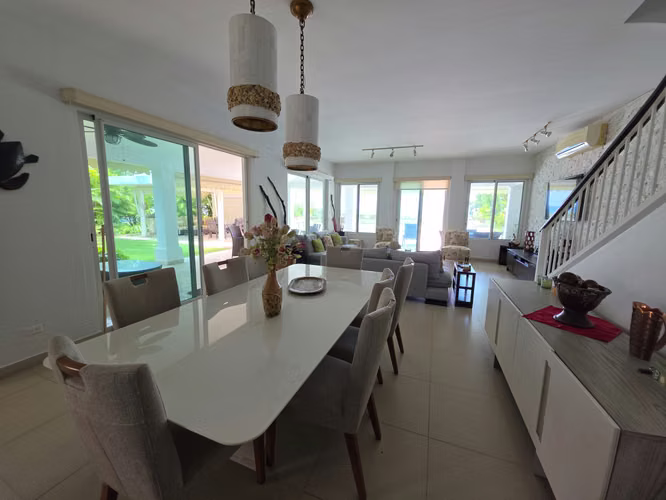 VENDO CASA. BIJAO. PLAYA. GOLF. PADEL. PISCINA. VISTA AL MAR.