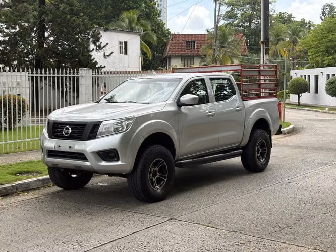 Nissan Frontier NP300 Manual 4x4 Año 2019