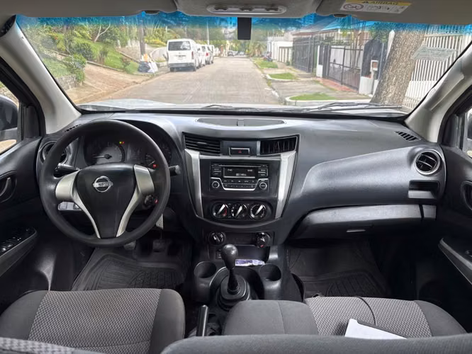 Nissan Frontier NP300 Manual 4x4 Año 2019