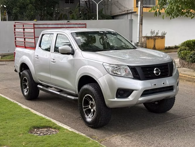 Nissan Frontier NP300 Manual 4x4 Año 2019