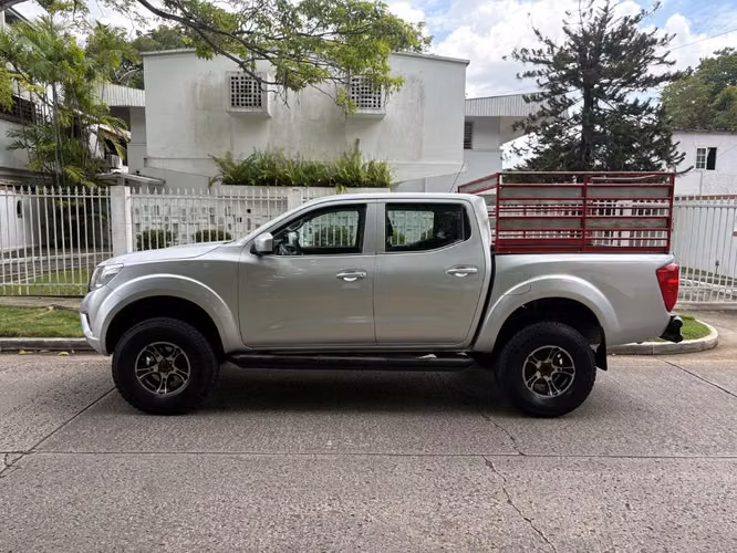 Nissan Frontier NP300 Manual 4x4 Año 2019