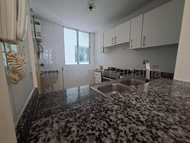 Cómodo Apartamento en Venta en Edison Park 27PPM557