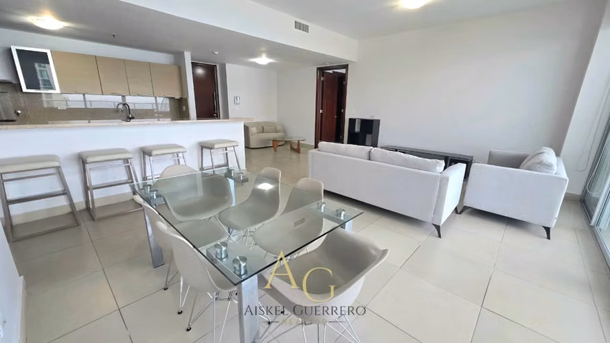 Apartamento Amoblado vista al Mar – Punta Pacífica