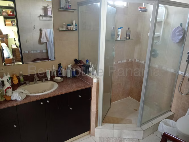 Apartamento en Venta de 121.48 m² en Carrasquilla 27PPM565