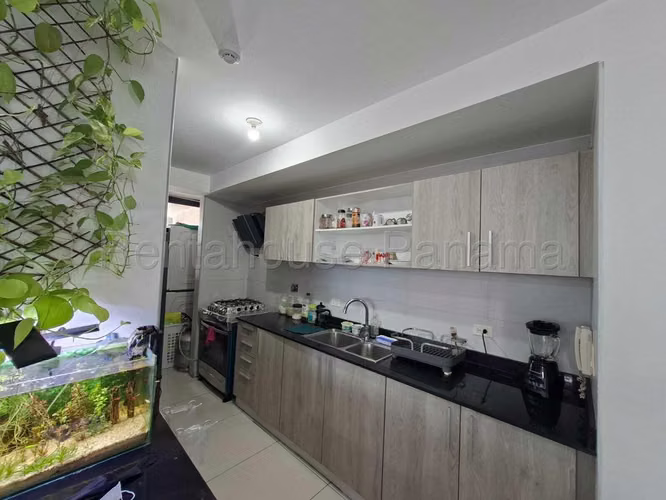 Oportunidad! Apartamento en Venta en el Carmen 27PPM572