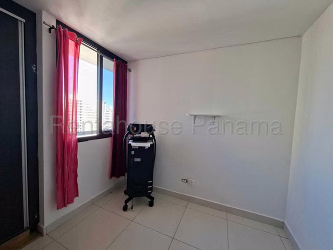 Oportunidad! Apartamento en Venta en el Carmen 27PPM572