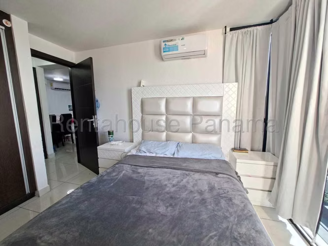 Oportunidad! Apartamento en Venta en el Carmen 27PPM572