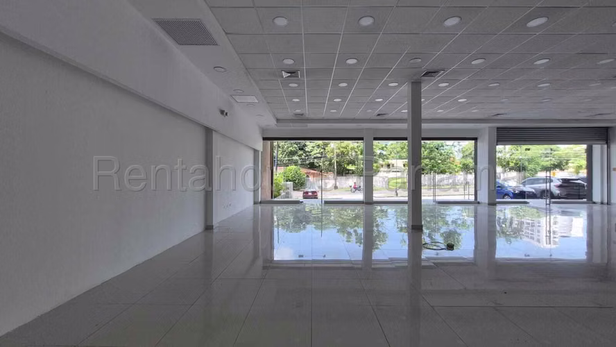 Amplio Local Comercial en Alquiler en San Francisco 27PPM550