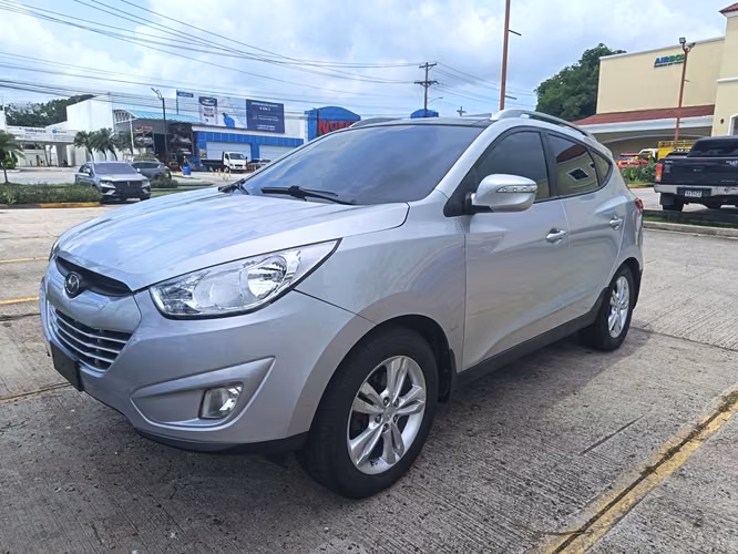VENDO TUCSON FULL EXTRAS 4X4 AUTOMÁTICA