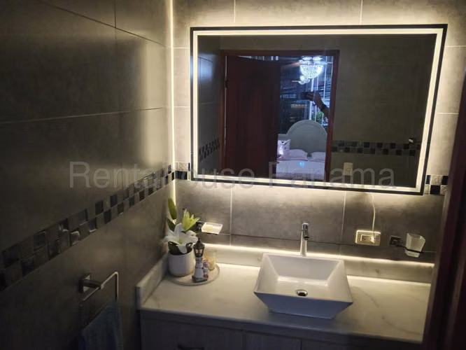 Apartamento en Venta en El Carmen. PH LA RIOJA. 27LDC566