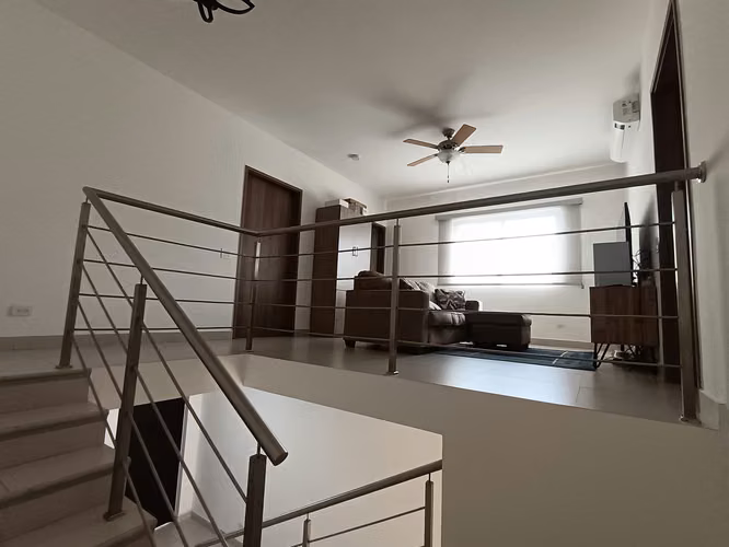 VENDO IMPECABLE CASA EN ALTOS DEL PARQUE