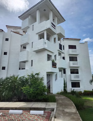 Apartamento en Venta o Alquiler en Playa Coronado | Frente al Mar | 3 Recámaras | $225,0