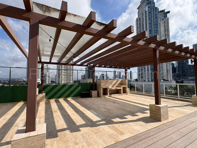 Se Vende Apartamento en Costa del Este VLU26-3931