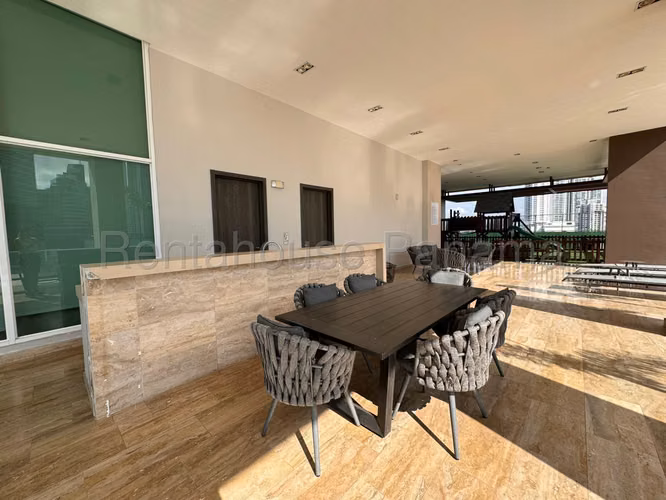 Se Vende Apartamento en Costa del Este VLU26-3931
