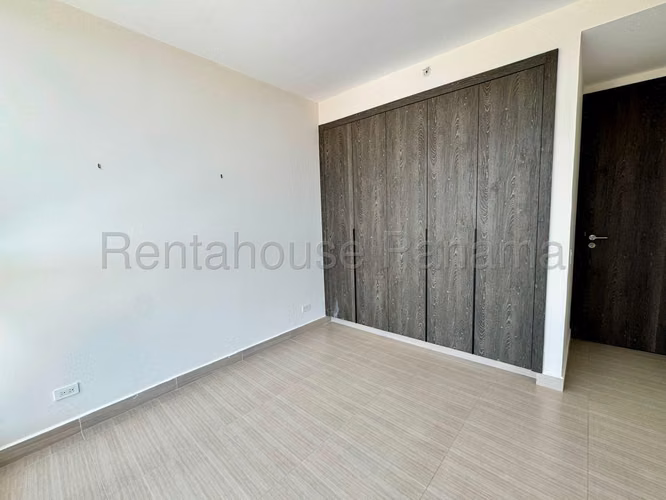 Se Vende Apartamento en Costa del Este VLU26-3931