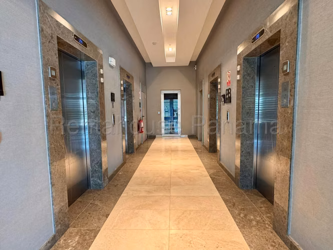Se Vende Apartamento en Costa del Este VLU26-3931