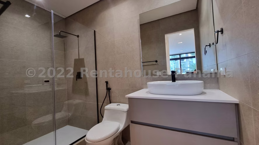 Se Vende Apartamento en Costa del Este VLU27-10