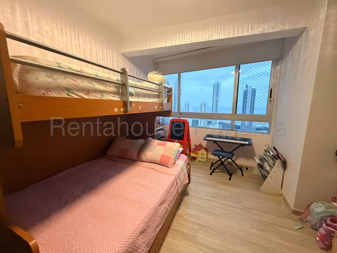 Se Vende Apartamento en Costa del Este VLU27-370