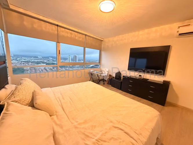 Se Vende Apartamento en Costa del Este VLU27-370
