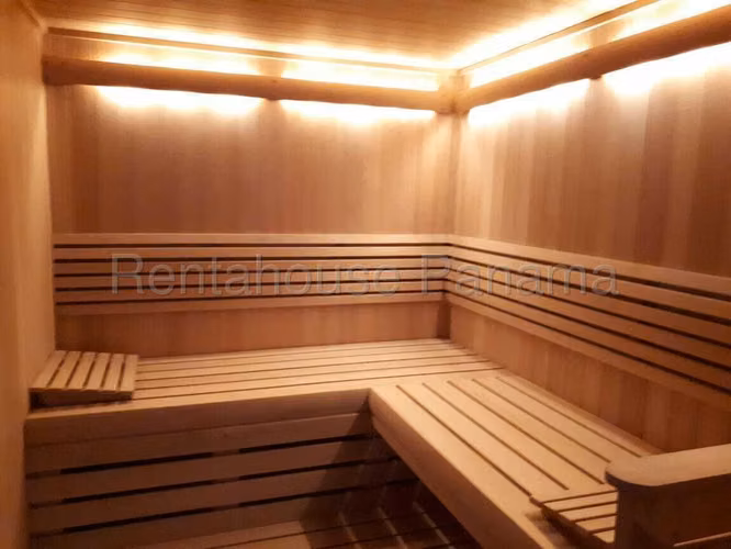 Se Vende Apartamento en Costa del Este VLU27-348