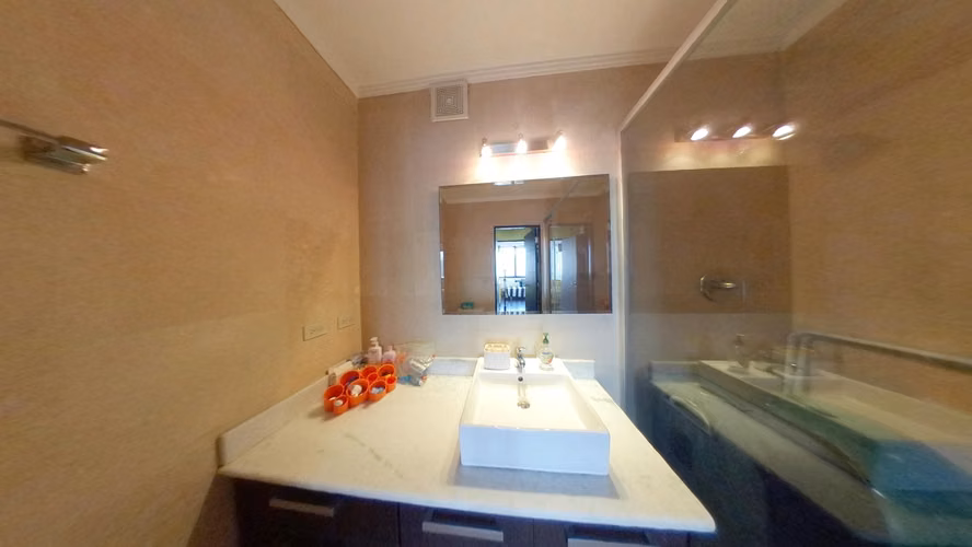 Vendo Apartamento en Avenida Balboa LC24-7944