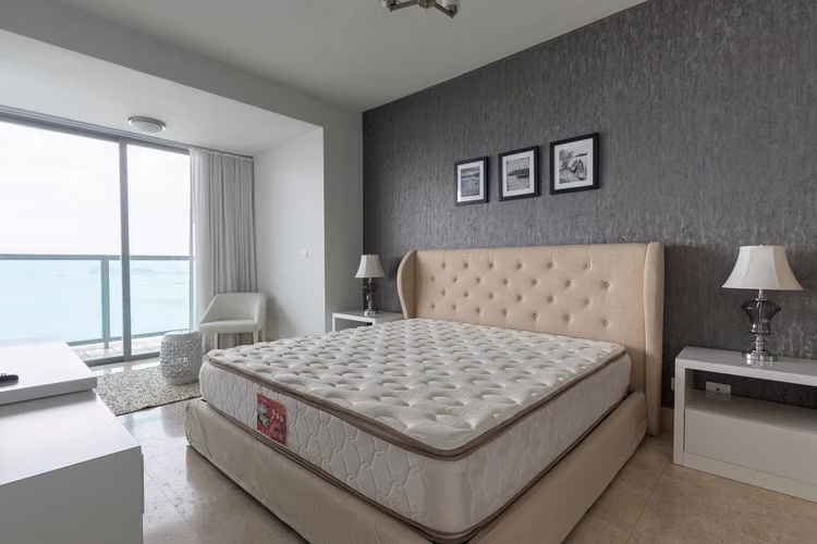 Vendo Apartamento en Avenida Balboa LC26-1556