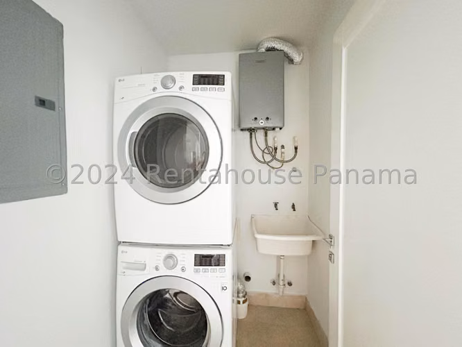 Vendo Apartamento en Avenida Balboa LC26-1556