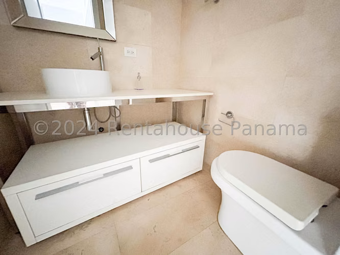 Vendo Apartamento en Avenida Balboa LC26-1556