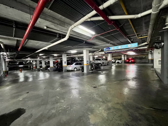Local Comercial de 103mts2 en Plaza con Parking Techado - Vía Porras | GALT