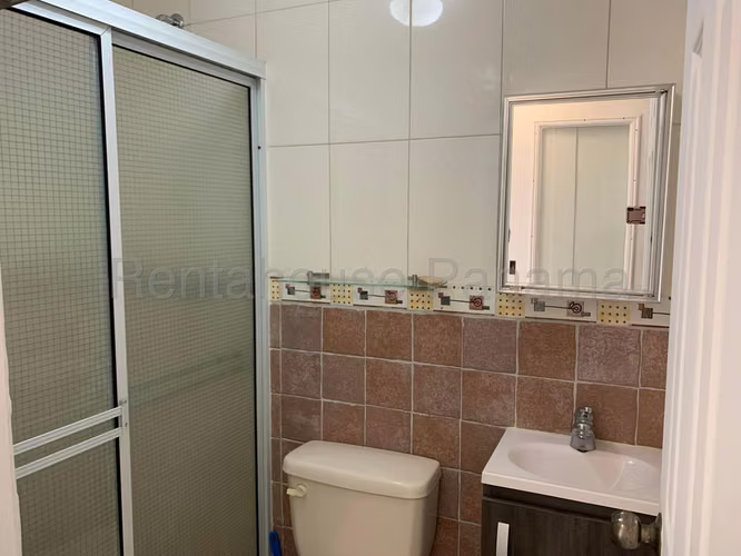 Casa en Venta en PH DORADO LAKES Condado del Rey 27AECC590